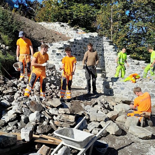 3 Firmen, 1 Projekt: Bau Allianz 🏗️🤝 (Tag 1 & 2)
Diese Woche (06. – 11. Oktober 2025) findet die Projektwoche «Burg... 3 Firmen, 1 Projekt: Bau Allianz 🏗️🤝 (Tag 1 & 2)
Diese Woche (06. – 11. Oktober 2025) findet die Projektwoche «Burg...